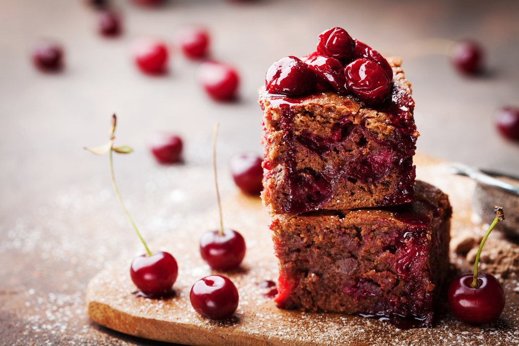 Menú semanal de primavera: Brownie con cerezas