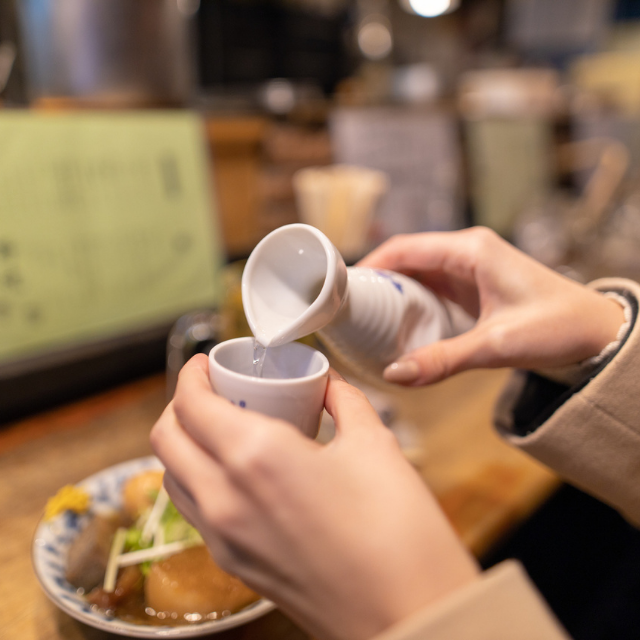 Todo sobre el sake japonés | Historia, tipos y formas de consumo