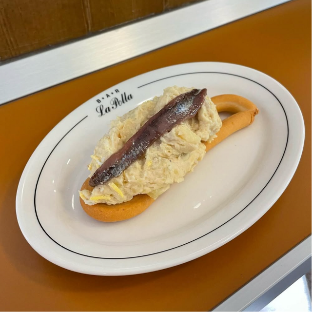 Comer de platillos por el Raval