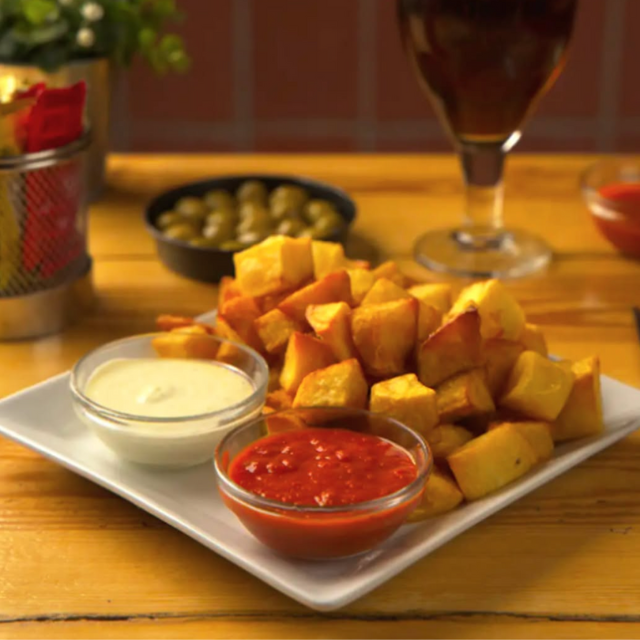 Comer de platillos por el Raval