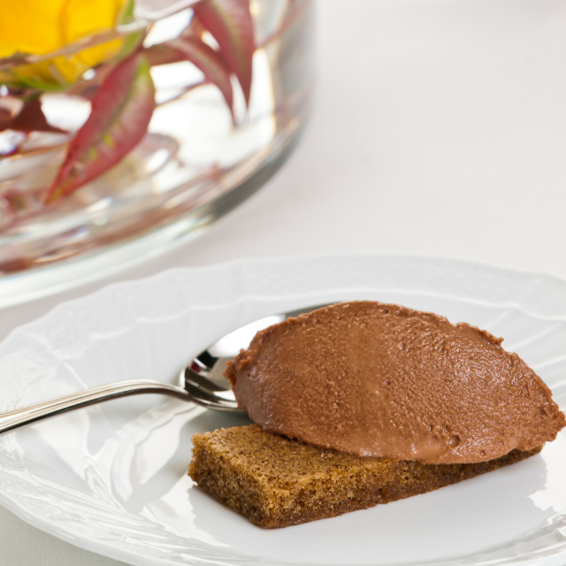 Aprende a hacer la quenelle perfecta | Receta y técnica de cocina