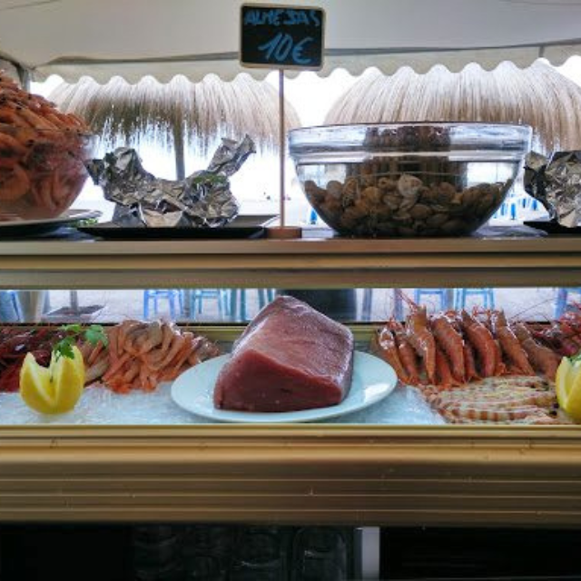 Las vitrinas de pescado y marisco en Málaga: el escaparate del sabor del mar
