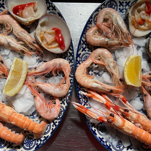 Las vitrinas de pescado y marisco en Málaga: el escaparate del sabor del mar