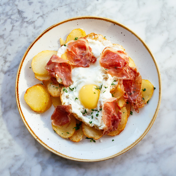 Locales para cenar con amigos en Barcelona: sitios con mejor ambiente