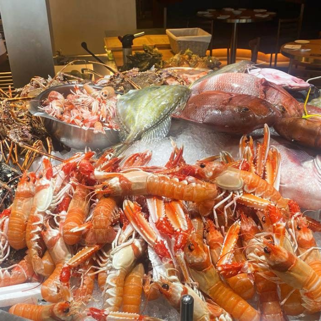 Las vitrinas de pescado y marisco en Málaga: el escaparate del sabor del mar