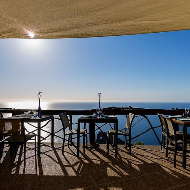 Las 6 mejores terrazas en Baleares para disfrutar de la puesta de sol