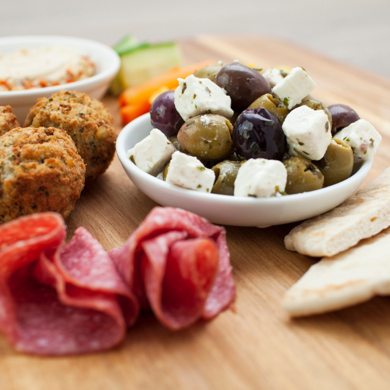 De snack plate a fenómeno: qué significa ‘girl dinner’