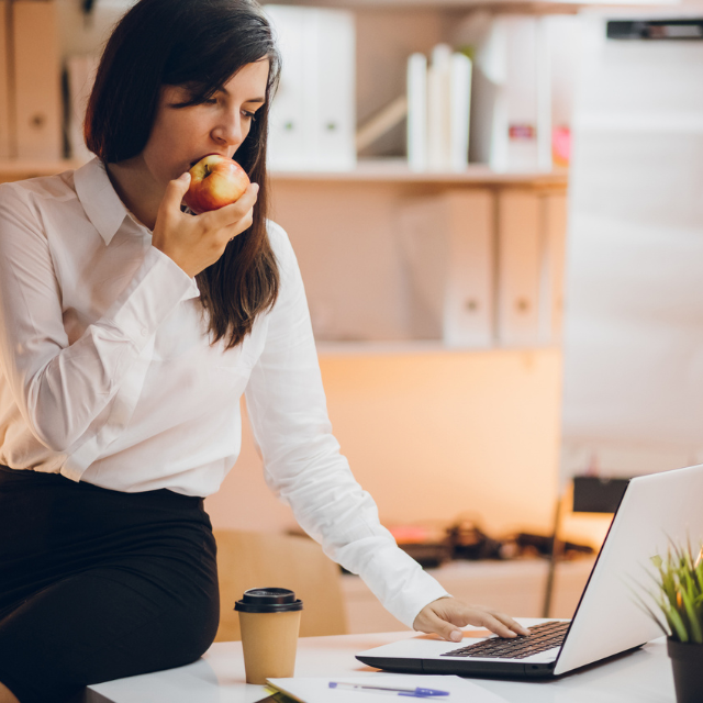 Comer bien “sin cocinar”: estrategias reales para el día a día