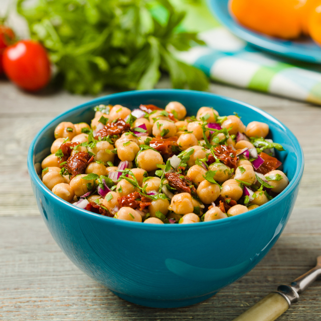 Comer bien “sin cocinar”: estrategias reales para el día a día