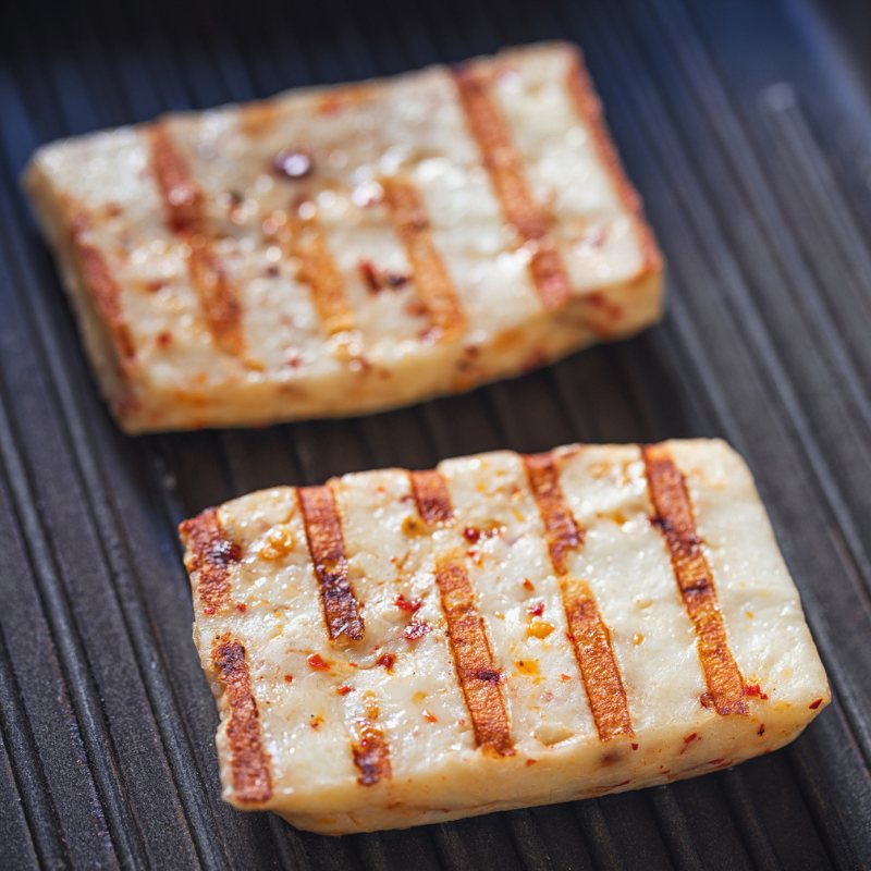 Halloumi: qué es, cómo cocinarlo y con qué combinarlo