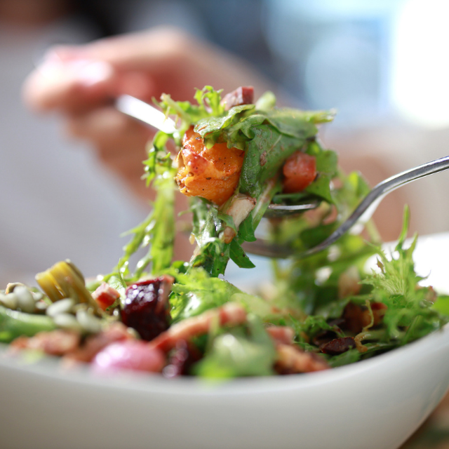 La ciencia de la saciedad: qué alimentos y combinaciones realmente ayudan a sentirse lleno