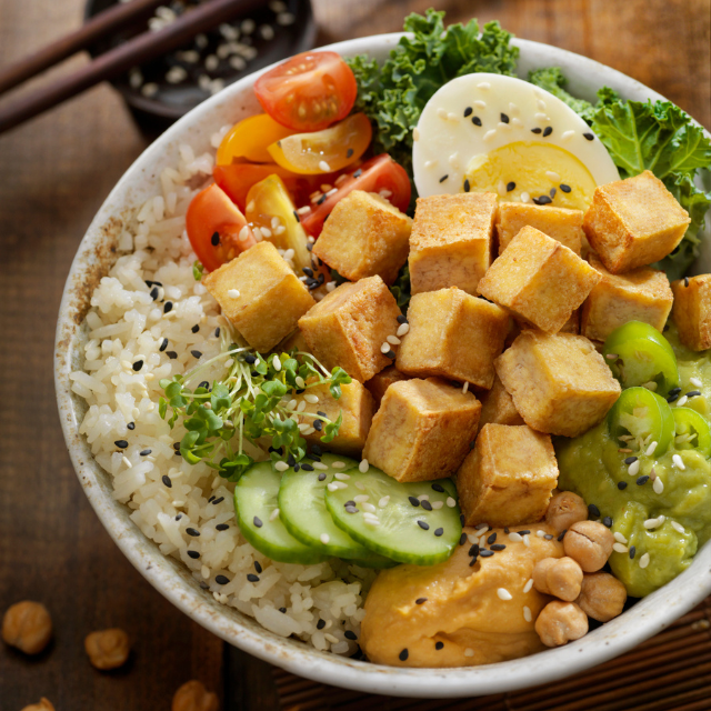 ¿Estamos comiendo demasiada proteína? Mitos y realidades de la dieta hiperproteica