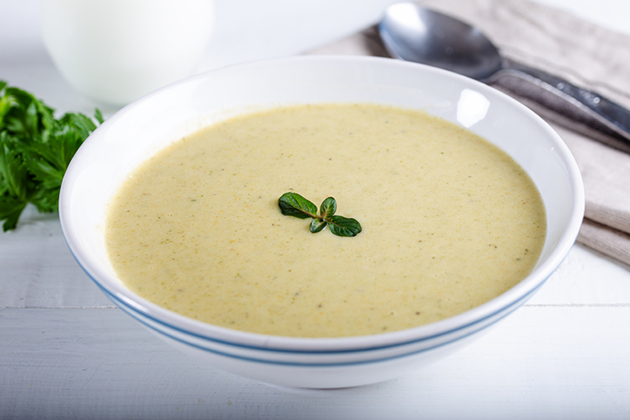 Crema de celerí amb poma i formatge blau