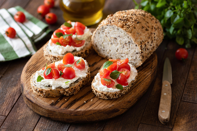 Burrata, tomate y miel