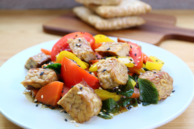 Ensalada de tempeh