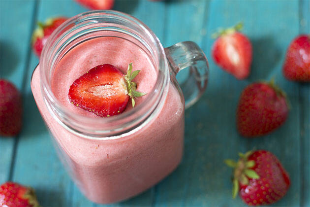 Batido de fresas con yogur, vainilla y menta