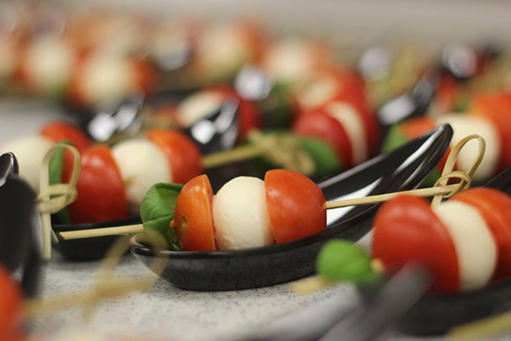 Brochetas de tomate y mozzarella