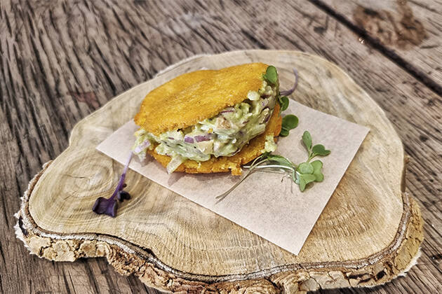 Arepa de reina pepiada de Casa Jaguar