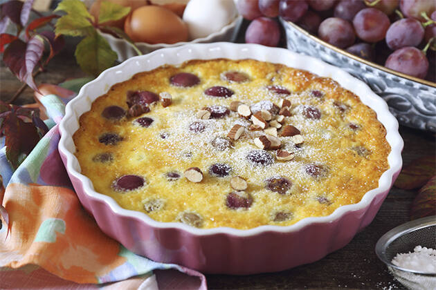 Clafoutis de uvas y almendras