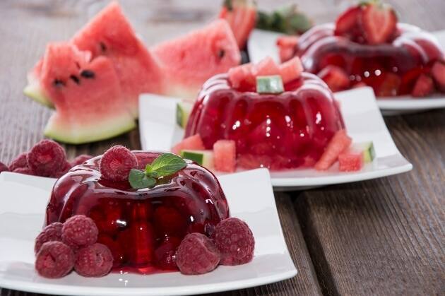 gelatina de sandía y frutos rojos