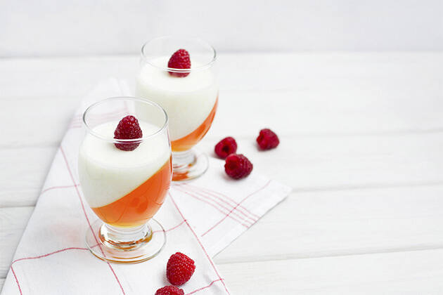 Panna cotta con gelatina de naranja