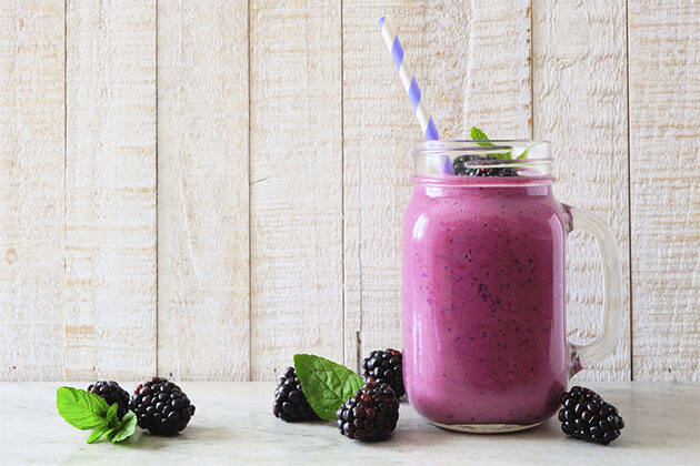 Smoothie de moras y kale