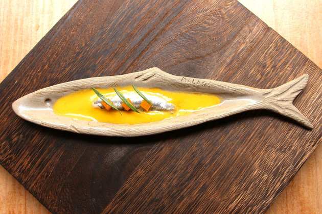 Boquerón marinado en cítricos con ajoblanco de mango