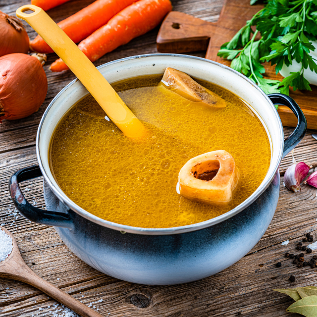Caldo de huesos casero 