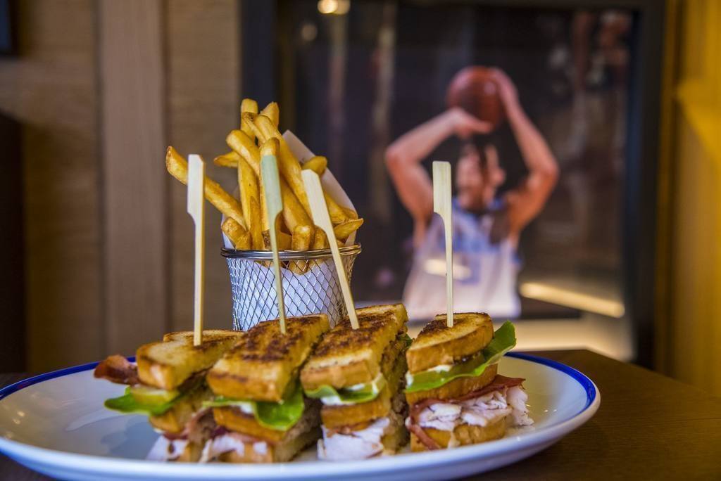 NBA Café. Club Sandwich
