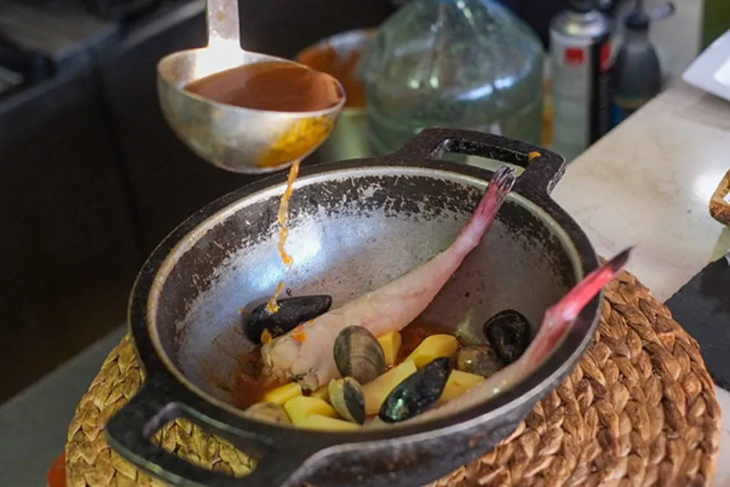 Ajo quemado de rape, un plato 100% marinero