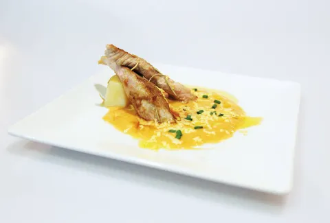 Secreto confitado con crema de salmorejo Secreto confitado con crema de salmorejo