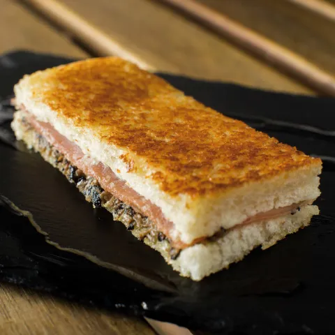 Bikini de Mozzarela, Tòfona i Pernil Ibèric