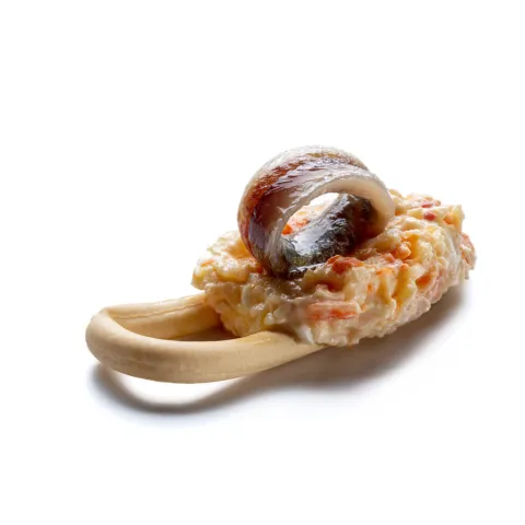 Delicia de boquerón "Pepín Lorite" con aove frantoio encamado en violín con ensaladilla