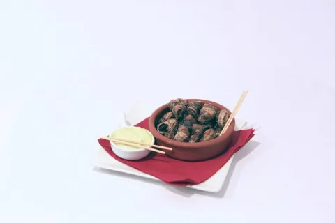 Cargols amb Sal, Pebre i Allioli