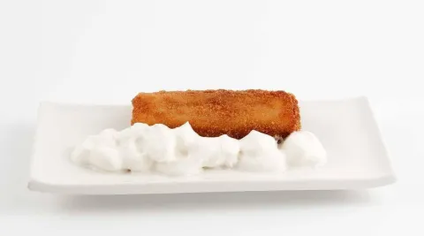 Canelón crujiente de atún con espuma de cerveza Canelón crujiente de atún con espuma de cerveza