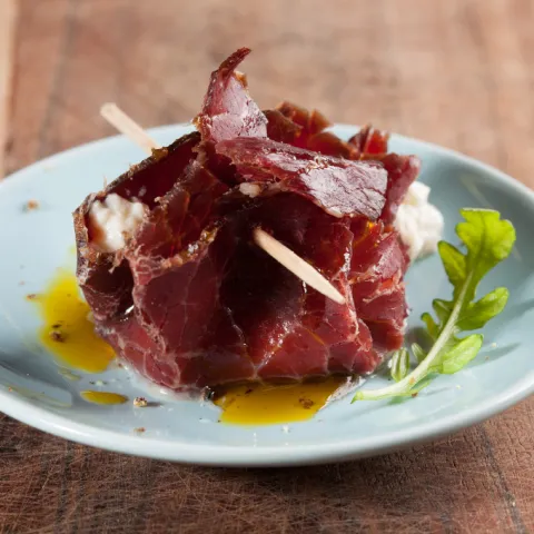 Cecina, mascarpone i anxoves.