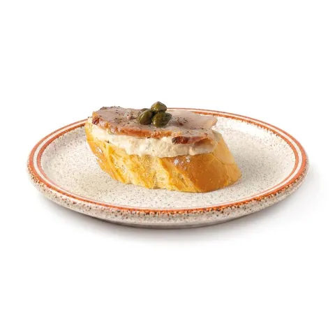 Lomo de orza con crema de táperas y bonito