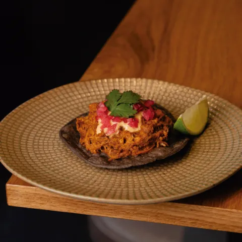 Tosta de maíz con cerdo negro mallorquín al estilo pibil