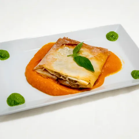 Crujiente vegano de tofu y setas con puré de boniato