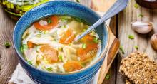 9 recetas de sopas calientes para darle esquinazo al frío