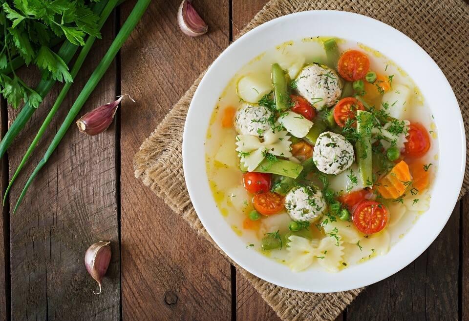 10 recetas de sopa con protagonismo vegetal para combatir el frío