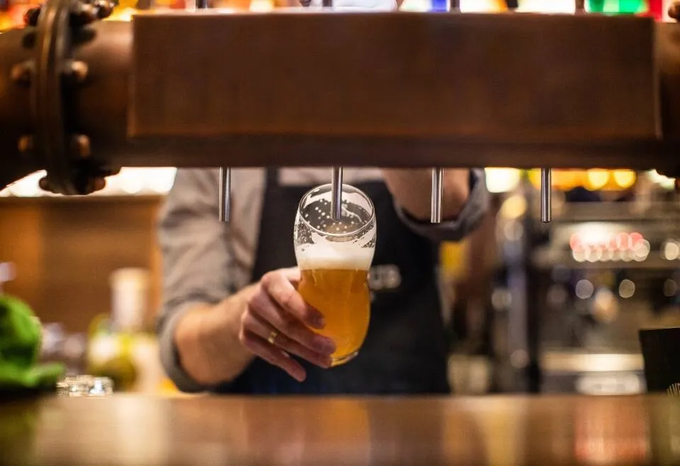 Los 10 mejores lugares donde te servirán una cerveza de forma magistral Los 10 mejores lugares donde te servirán una cerveza de forma magistral