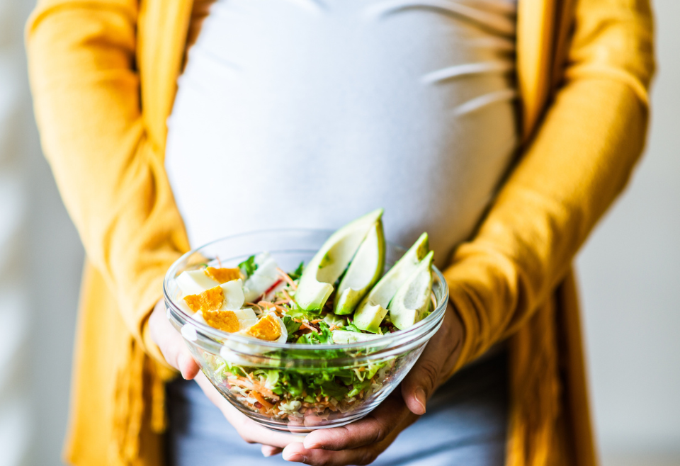 Qué comer y qué evitar durante un embarazo