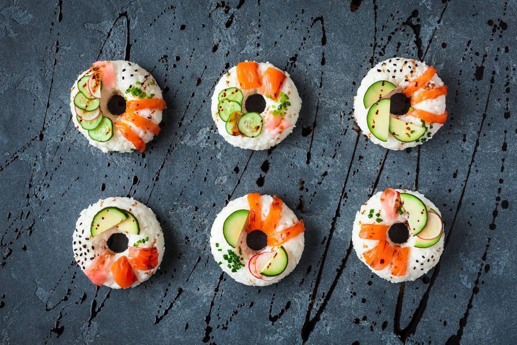 Los dónuts de sushi, la nueva moda entre los amantes de la cocina nipona