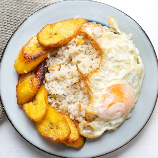¿Por qué se llama arroz a la cubana? Historia y secretos de este plato clásico