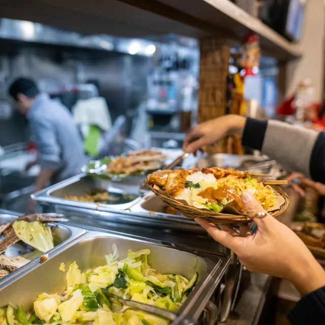 La historia del buffet: del banquete medieval al “all-you-can-eat"