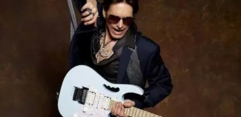 Tienes una cita con Steve Vai, el guitarra del Diablo Tienes una cita con Steve Vai, el guitarra del Diablo