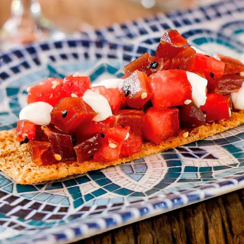 Semimojama de atún rojo con sandía omotizada y payoyo Semimojama de atún rojo con sandía omotizada y payoyo