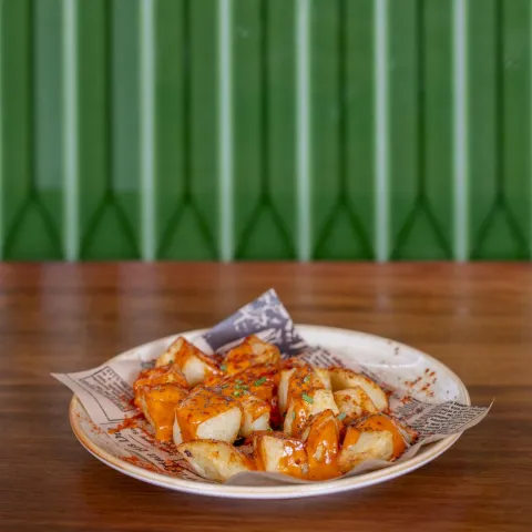 Patatas bravas estilo La Consentida