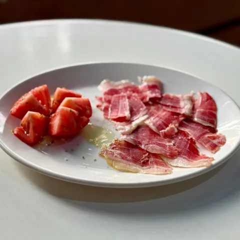 Jamón con tomate aliñao